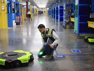 thumbnail - Robots Amazon