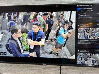 Image - Reolink TrackFlex